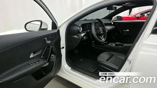 Mercedes-Benz A-Class 2020 — фото 10