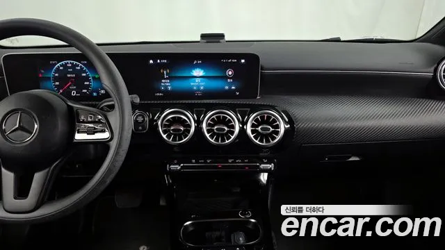 Mercedes-Benz A-Class 2020 — фото 13