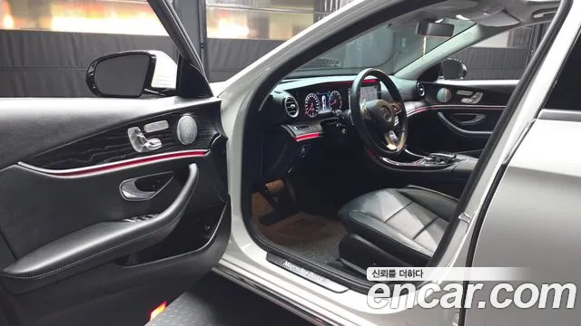 Mercedes-Benz E-Class 2018 — фото 13