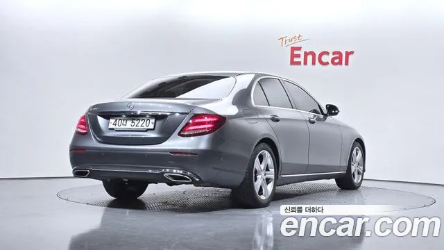 Mercedes-Benz E-Class 2017 — фото 2