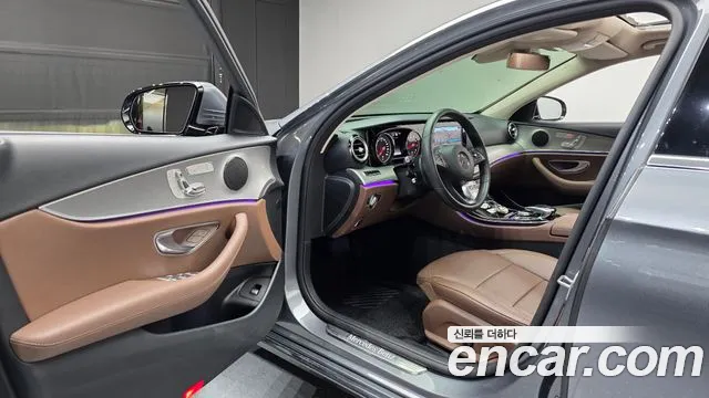 Mercedes-Benz E-Class 2017 — фото 10