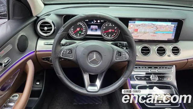 Mercedes-Benz E-Class 2017 — фото 13