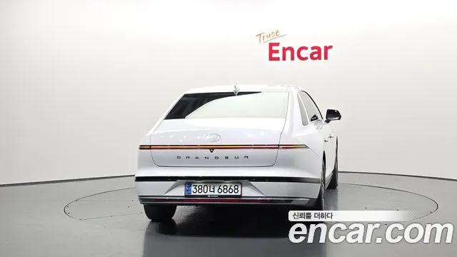 Hyundai Grandeur 2023 — фото 4