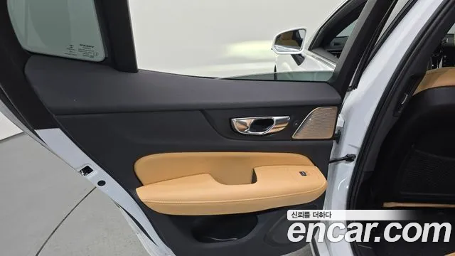 Volvo S60 2020 — фото 15