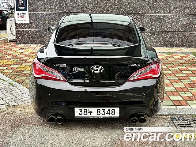 Hyundai Genesis 2012 — фото 12