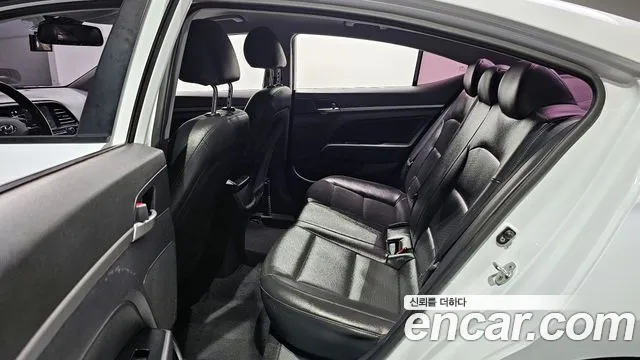 Hyundai AVANTE 2019 — фото 11