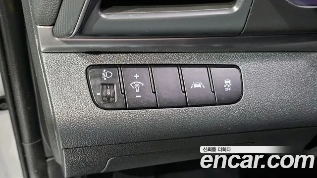 Hyundai AVANTE 2019 — фото 19
