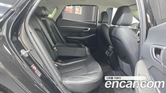 Hyundai Sonata 2022 — фото 18