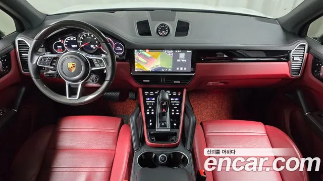 Porsche Cayenne 2021 — фото 10