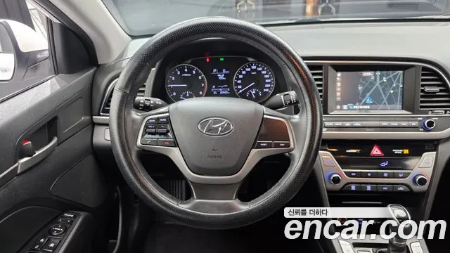 Hyundai AVANTE 2016 — фото 19