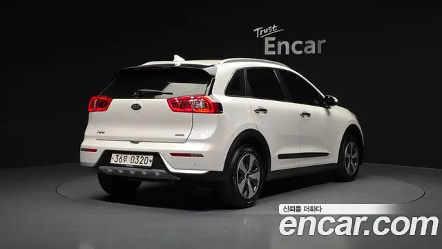 Kia Niro 2017 — фото 2