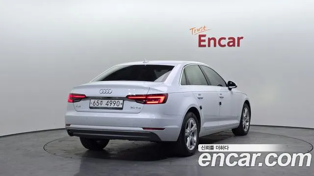 Audi A4 2018 — фото 2