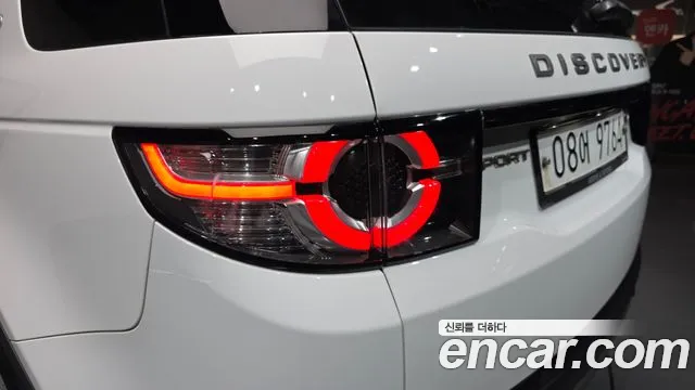 Land Rover Discovery Sport 2018 — фото 9