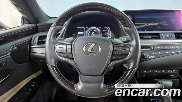 Lexus ES 2019 — фото 13