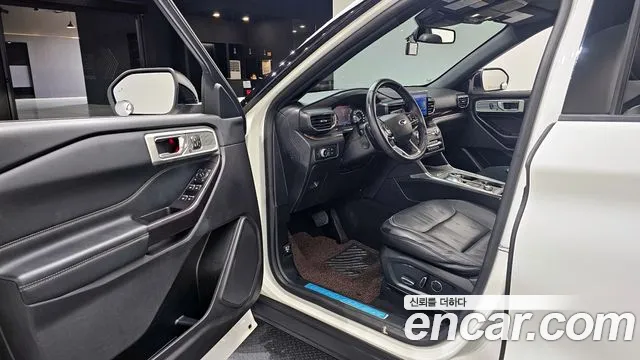 Ford Explorer 2020 — фото 10