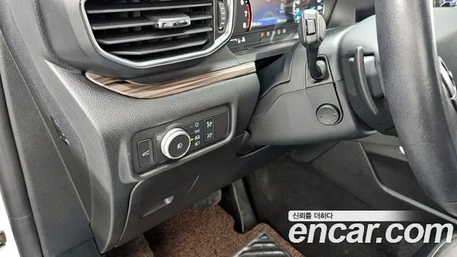 Ford Explorer 2020 — фото 16