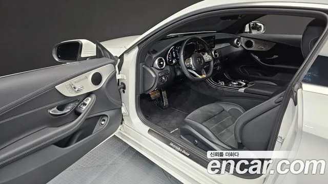 Mercedes-Benz C-Class 2023 — фото 10