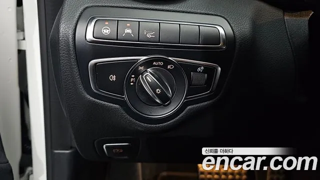 Mercedes-Benz C-Class 2023 — фото 12