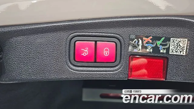 Mercedes-Benz C-Class 2023 — фото 20