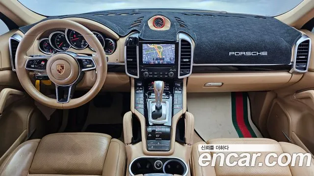 Porsche Cayenne 2017 — фото 10