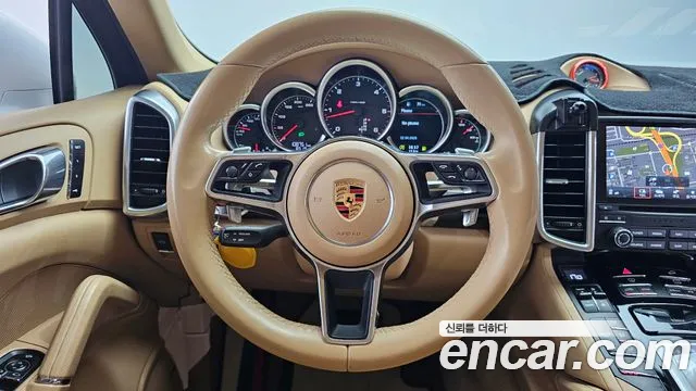 Porsche Cayenne 2017 — фото 19