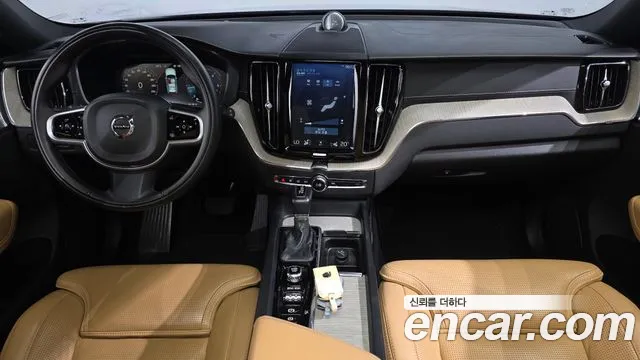 Volvo XC60 2019 — фото 10
