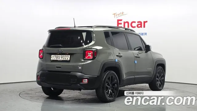 Jeep Renegade 2022 — фото 2