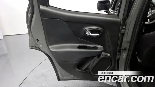 Jeep Renegade 2022 — фото 14