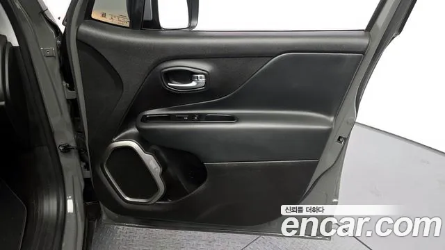 Jeep Renegade 2022 — фото 15