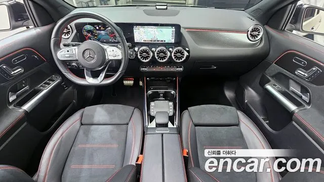 Mercedes-Benz GLA-Class 2023 — фото 10