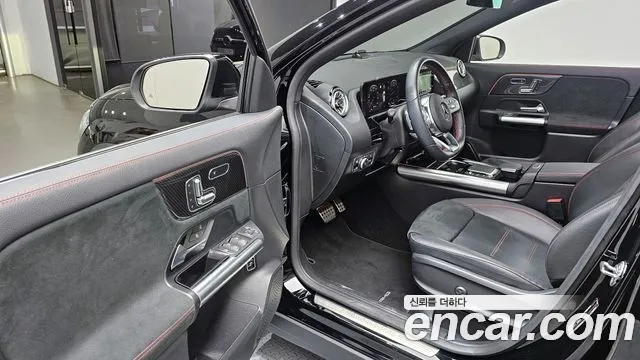 Mercedes-Benz GLA-Class 2023 — фото 13