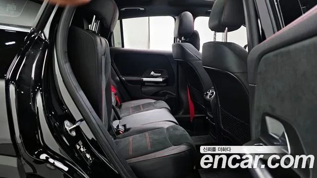 Mercedes-Benz GLA-Class 2023 — фото 17