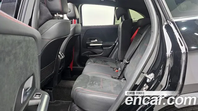 Mercedes-Benz GLA-Class 2023 — фото 18