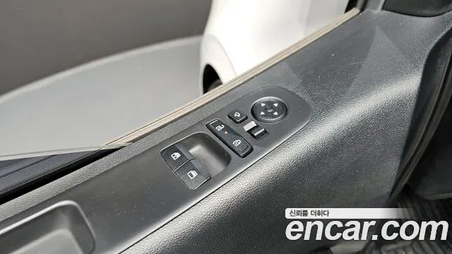 Hyundai Staria 2025 — фото 19