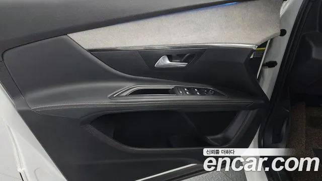 Peugeot 5008 2021 — фото 14
