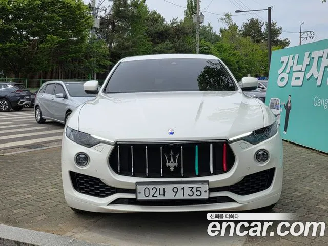 Maserati Levante 2017 — фото 1