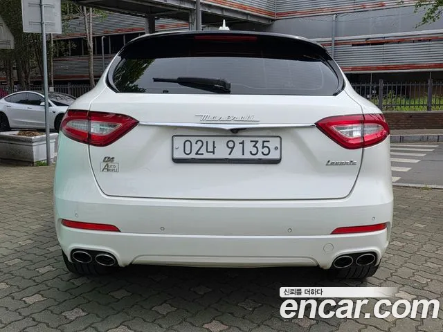 Maserati Levante 2017 — фото 4