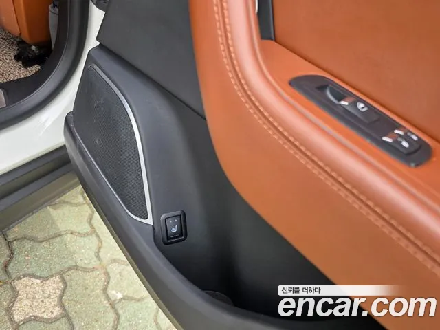 Maserati Levante 2017 — фото 13