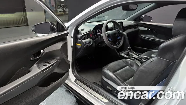 Hyundai Veloster 2019 — фото 10