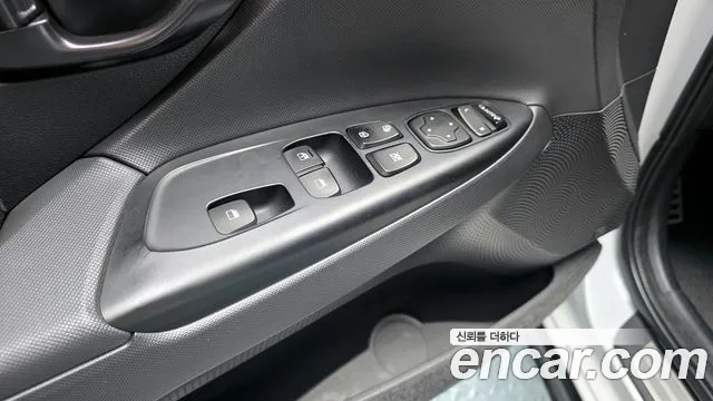 Hyundai Veloster 2019 — фото 18