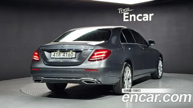 Mercedes-Benz E-Class 2017 — фото 2