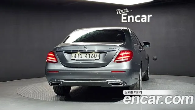Mercedes-Benz E-Class 2017 — фото 4
