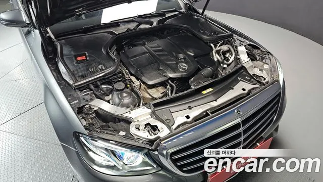 Mercedes-Benz E-Class 2017 — фото 6