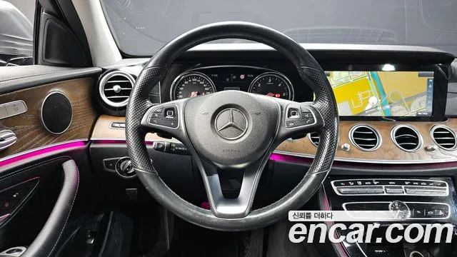 Mercedes-Benz E-Class 2017 — фото 12