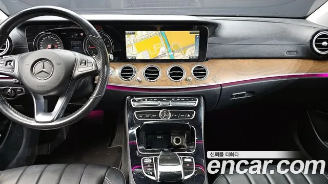 Mercedes-Benz E-Class 2017 — фото 13