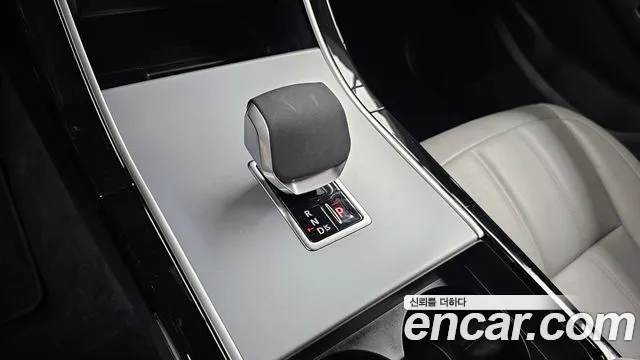 Land Rover Range Rover Evoque 2025 — фото 9