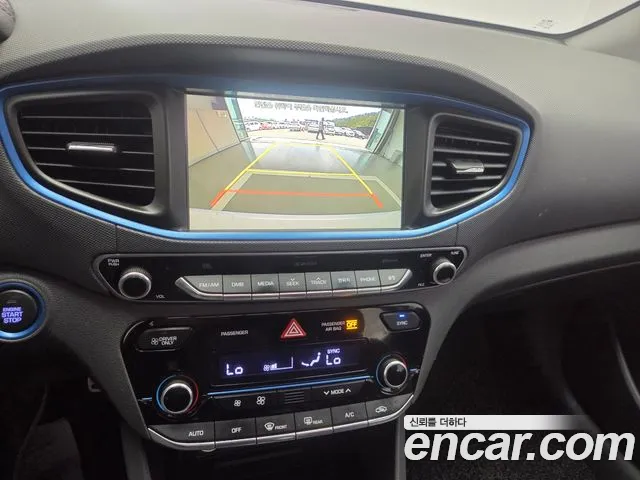 Hyundai Ioniq 2016 — фото 11