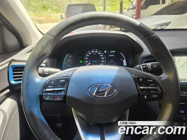 Hyundai Ioniq 2016 — фото 17
