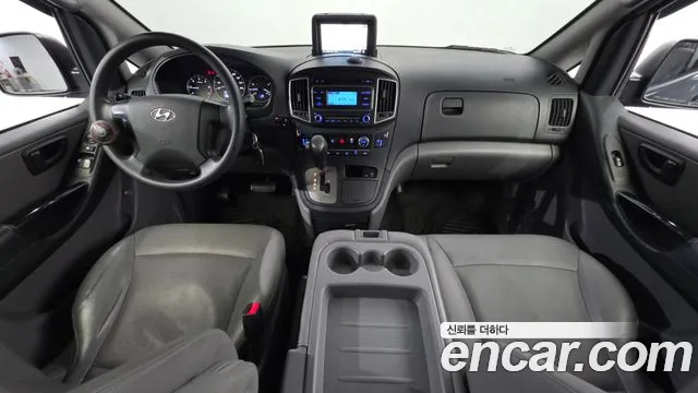 Hyundai Starex 2019 — фото 10