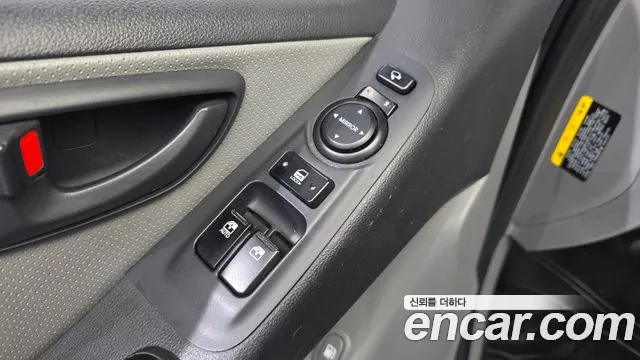 Hyundai Starex 2019 — фото 18